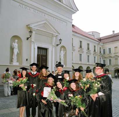 Komunikacijos fakulteto dekanas Domas Kaunas absolventus ragino nepamiršti savosios Alma Mater