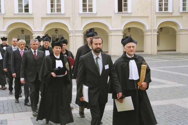 Vilniaus universiteto Garbės daktarų vardai – dviem iškiliems medikams. VU archyvo nuotr.