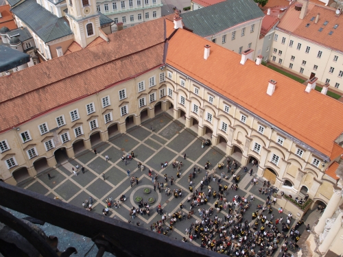 Diplomų teikimo šventė VU. V. Denisenko nuotr.