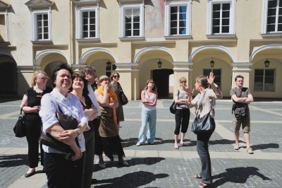 Ekskursija po VU centrinių rūmų ansamblį priminė studijų laikus. V.Naujiko nuotr.