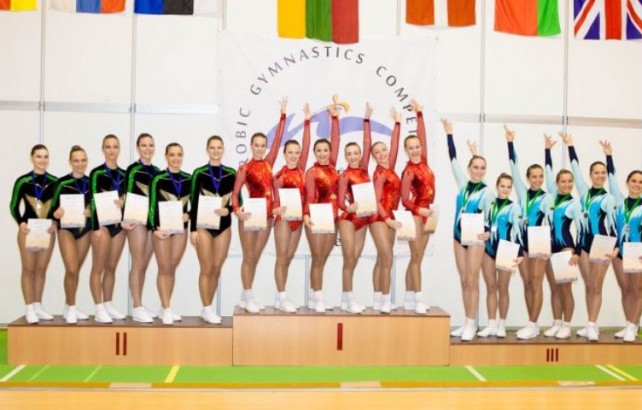 Aerobinės gimnastikos merginų šešetas džiaugėsi iškovota I-ąja vieta. SSC archyvo nuotr.