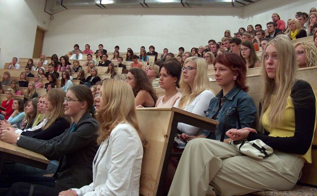 VU Teisės fakultetas sudaro galimybę burtis į Studentų mokslinę draugiją. Teisės fakulteto archyvo nuotr.