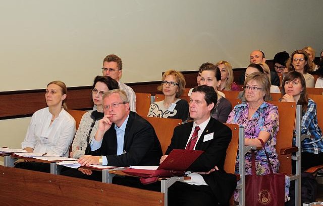 VU Medicinos fakulteto dėstytojai klausėsi paskaitų, kaip dėstyti medicinos studentams. V. Naujiko nuotr.