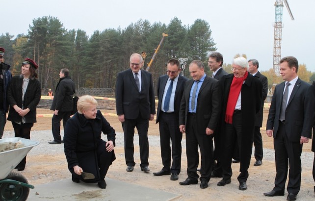 Pažymėta Nacionalinio fizinių ir technologijos mokslų centro (NFTMC) statybų pradžia. V. Jadzgevičiaus nuotr.