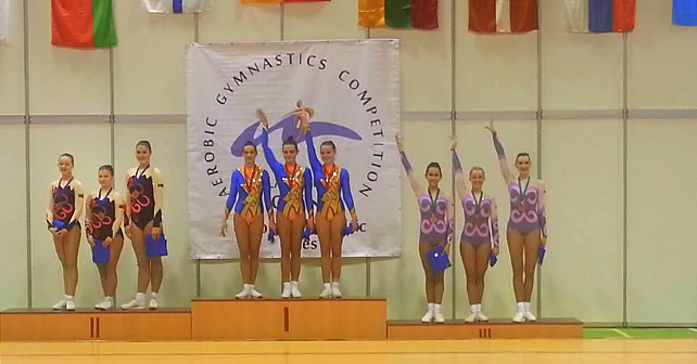 Aerobinės gimnastikos rinktinės narės parsivežė bronzą.